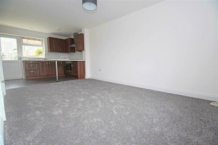 2 Bedroom End Of Terrace House To Rent In Eastwoodbury Lane, Southend-On-Sea, SS2