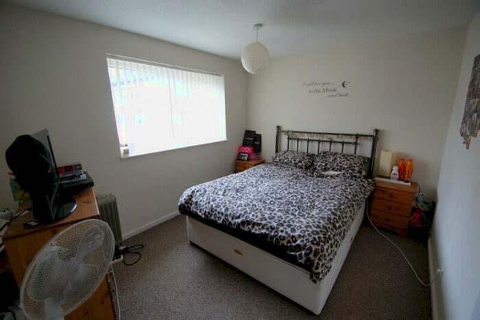 1 Bedroom Property To Rent In Carlton Place, Woodhouse, Leeds, LS7
