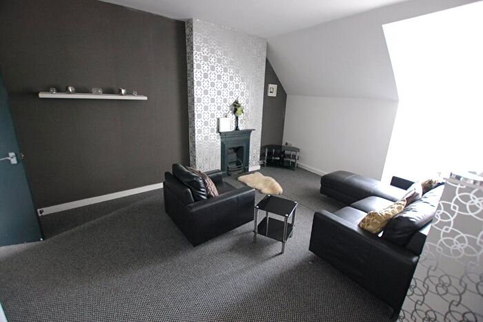 Apartment To Rent In Old Street, Ashton-under-Lyne, Greater Manchester, OL6