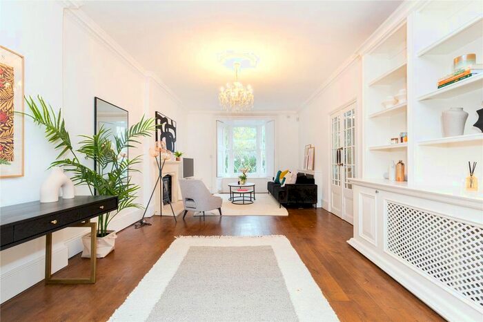 4 Bedroom Semi-Detached House To Rent In De Beauvoir Square, Hackney, London, N1