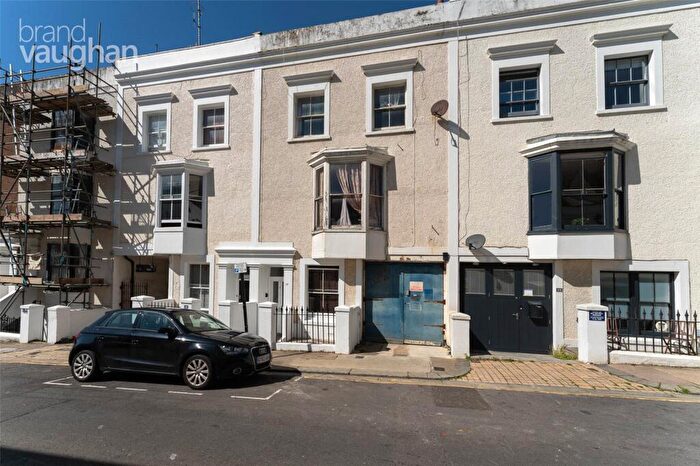 2 Bedroom Flat To Rent In Farm Road, Hove, East Sussex, BN3
