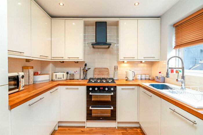 4 Bedroom Semi-Detached House To Rent In Turner Road, Buxton, SK17