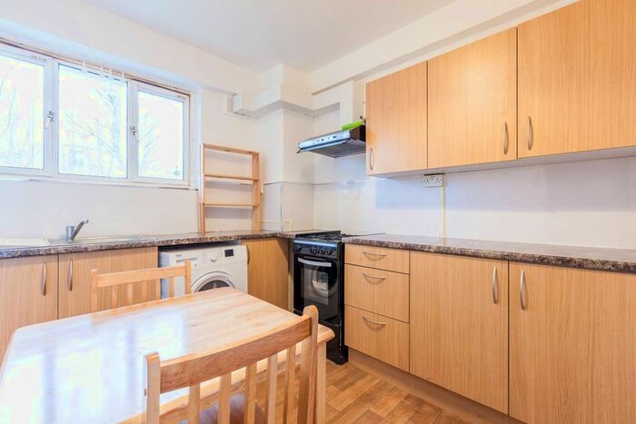 1 Bedroom Flat To Rent In Mile End Road, Whitechapel, London, E1