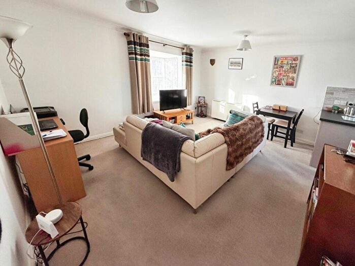 2 Bedroom Flat To Rent In Abbots Court, Basildon, SS15