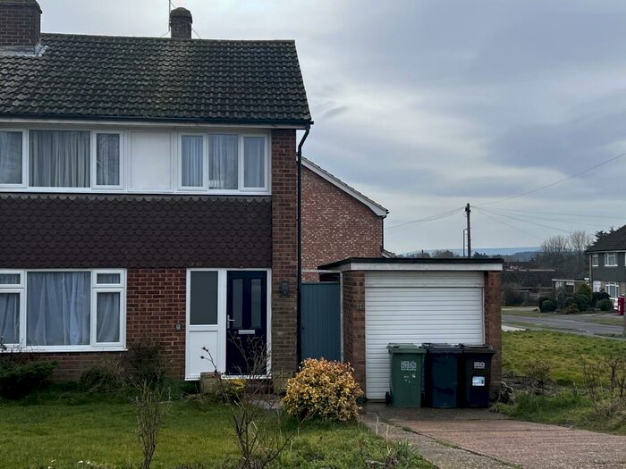 3 Bedroom House To Rent In Forest View, Hailsham, BN27