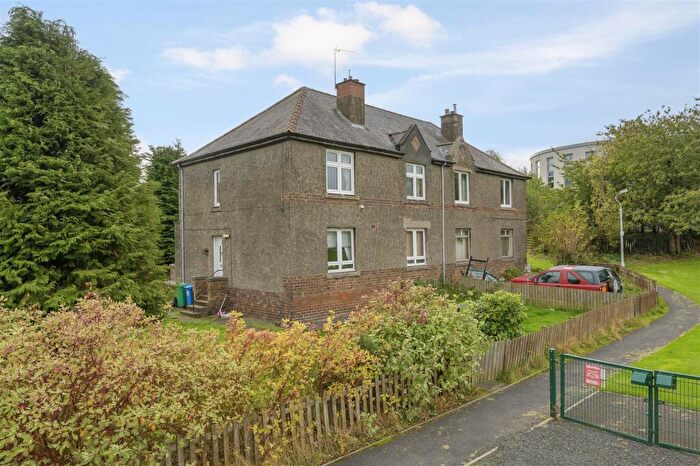 2 Bedroom Flat For Sale In Whirlbut Street, Dunfermline, KY11