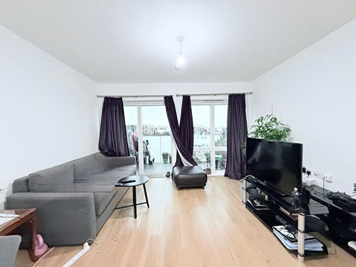 2 Bedroom Flat For Sale In Dan Court, Park Royal, London, NW10