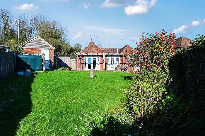 2 Bedroom Semi-Detached Bungalow For Sale In Bank Road, Aldington, TN25