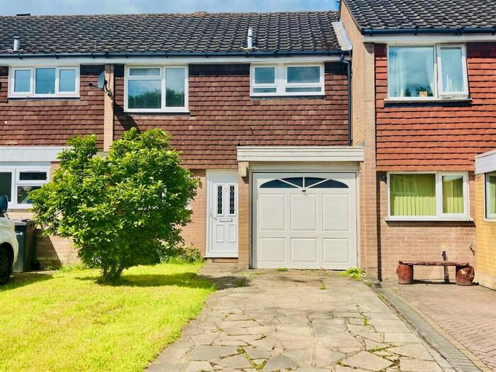 3 Bedroom Detached House To Rent In Highview, Vigo, DA13