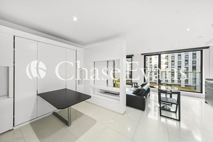 Flat To Rent In Baltimore Wharf, Canary Wharf, London, E14