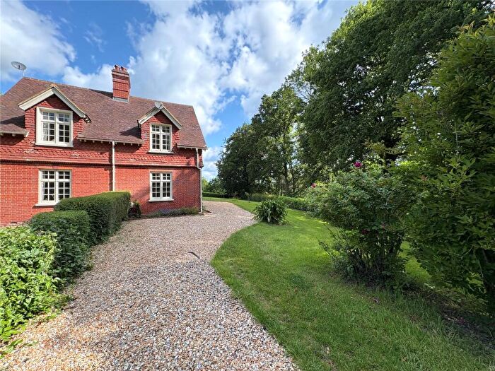 2 Bedroom Semi-Detached House To Rent In Coldhayes, Liss, Hampshire, GU33