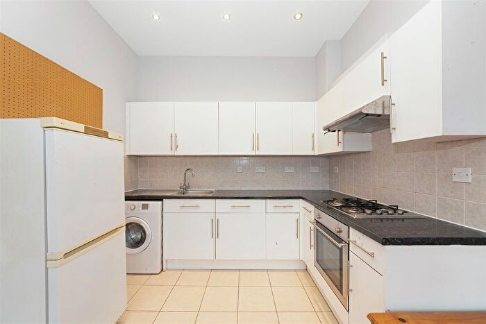2 Bedroom Property To Rent In Rye Lane, London, SE15