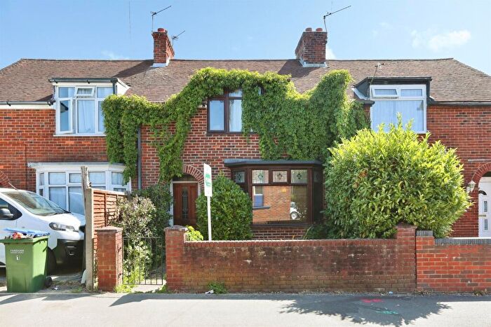 3 Bedroom Terraced House For Sale In Crescent Road, Fareham, PO16