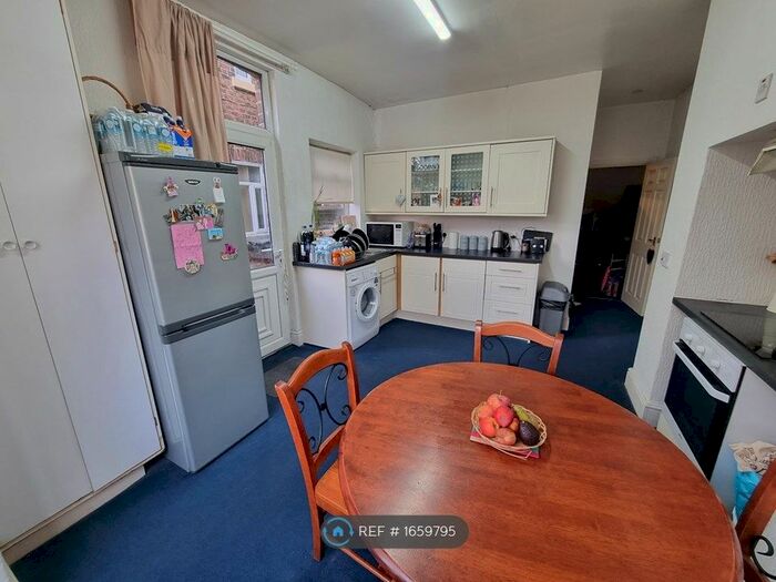 1 Bedroom Flat To Rent In Barton Road, Stretford, Manchester, M32