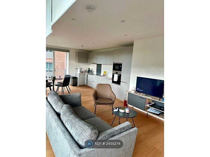 2 Bedroom Flat To Rent In Ferry Lane, London, N17