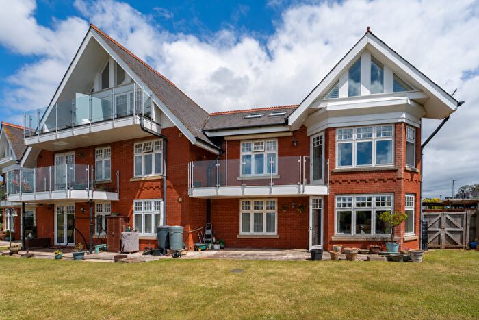 3 Bedroom Flat For Sale In Belle Vue Road, Exmouth, EX8