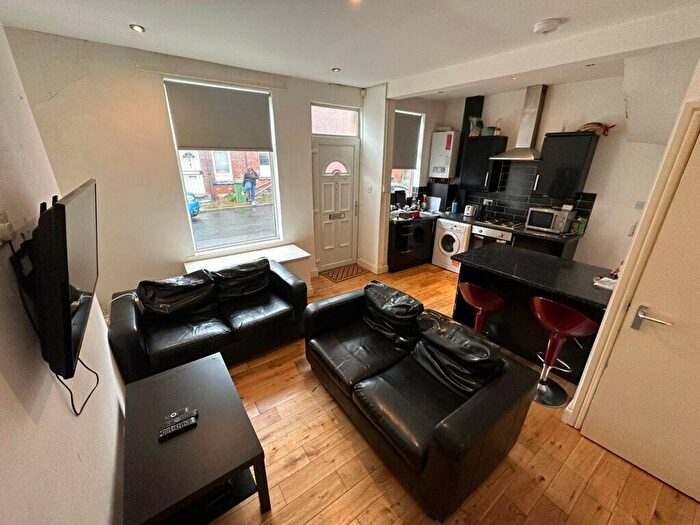 3 Bedroom Terraced House To Rent In Harold View, Hyde Park, Leeds, LS6
