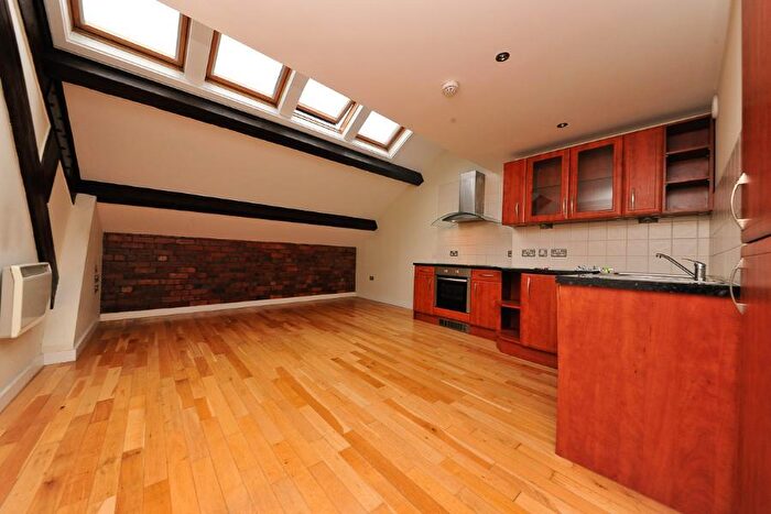 2 Bedroom Flat To Rent In Sunbridge Road, Bradford, BD1