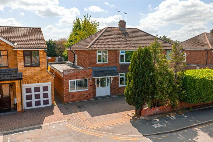 4 Bedroom Semi Detached House For Sale In Acre Close, Whitnash, Leamington Spa, Warwickshire, CV31