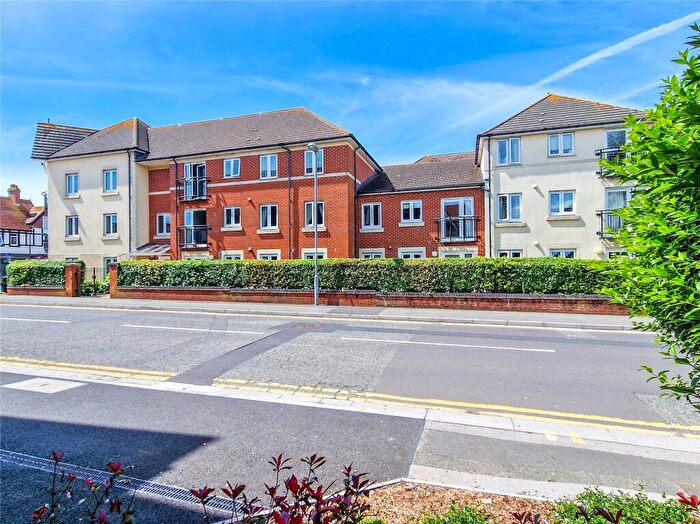 1 Bedroom Apartment For Sale In Seward Court, - Lymington Road, Christchurch, Dorset, BH23