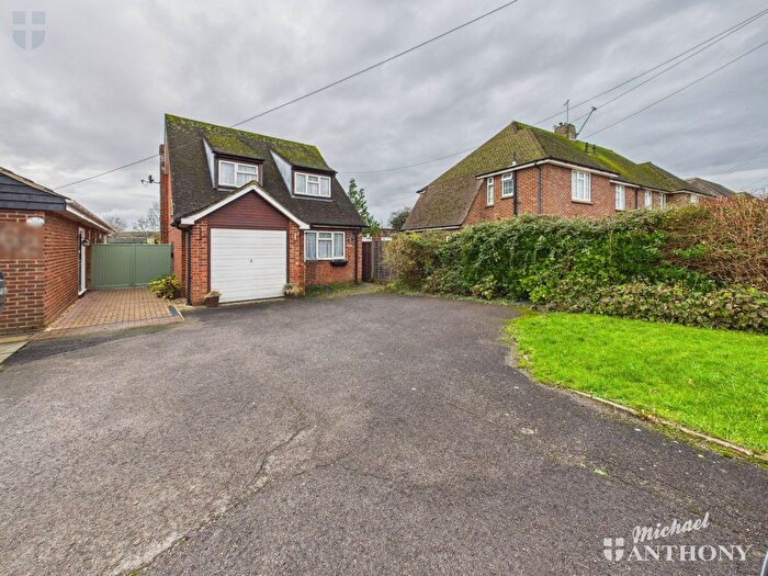 3 Bedroom Detached House For Sale In Mandeville Road, Aylesbury, Buckinghamshire, HP21