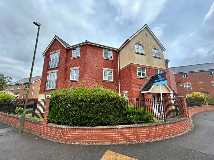 2 Bedroom Property To Rent In Newton Square, Bromsgrove, Worcestershire, B60