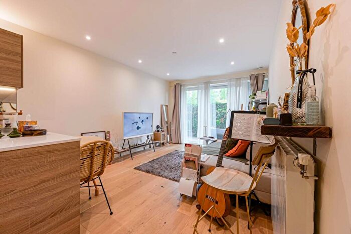 1 Bedroom Flat To Rent In Judde House, Duke Of Wellington Avenue, Woolwich, London, SE18