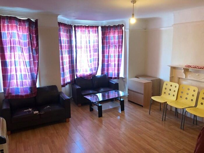 2 Bedroom Flat To Rent In Portswood Road, Southampton, SO17