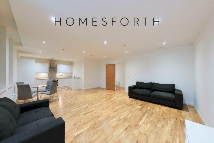 2 Bedroom Flat To Rent In Emerald House, Lansdowne Road, Croydon, CR0