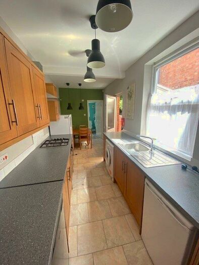 4 Bedroom House Of Multiple Occupation To Rent In Burleigh Road, Loughborough - Inc Bills Option, LE11