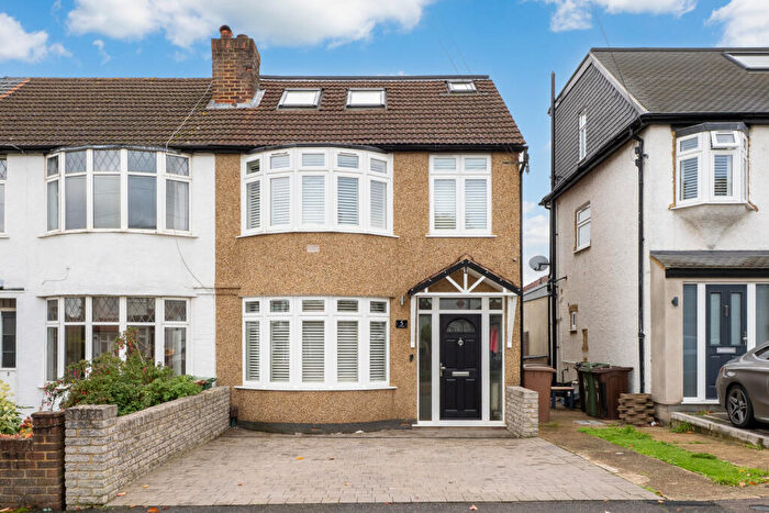 4 Bedroom End Of Terrace House For Sale In The Meads, Cheam, Sutton, SM3