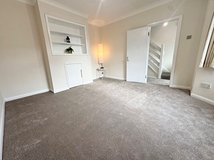 4 Bedroom Property To Rent In Frampton Road, Bournemouth, BH9