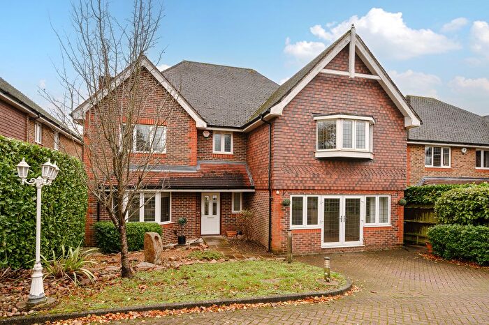 5 Bedroom Detached House For Sale In Walnut Grove, Banstead, SM7