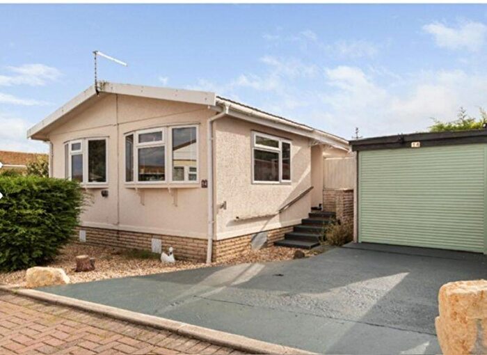 2 Bedroom Park Home For Sale In Kingsmead Park, Swinhope, LN8