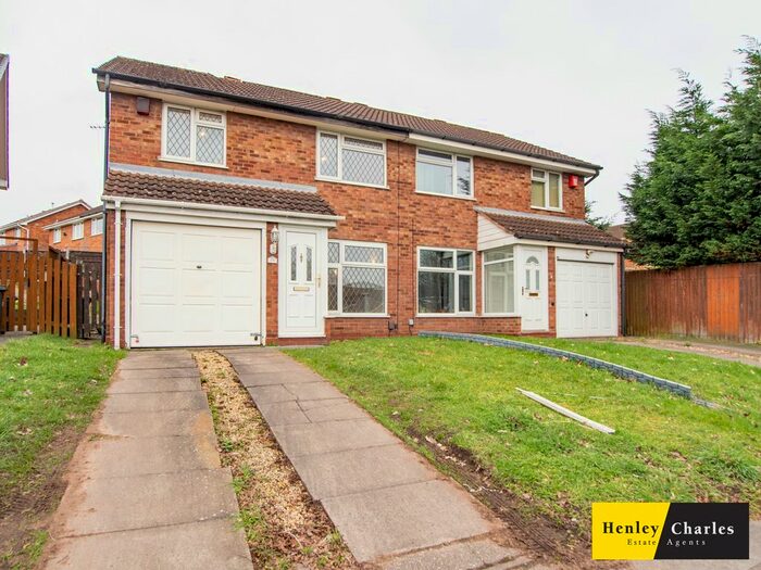 3 Bedroom Semi-Detached House To Rent In Hurst Way, Erdington, Birmingham, B23