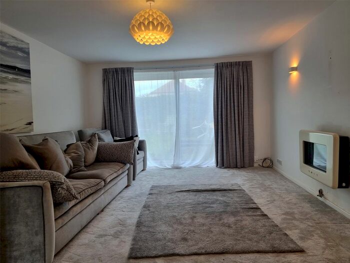 3 Bedroom Detached House To Rent In Lodge Close, Nottingham, Nottinghamshire, NG8