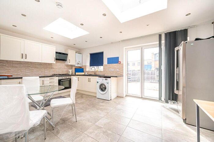 6 Bedroom Terraced House To Rent In Manor Park Road, Manor Park, London, E12