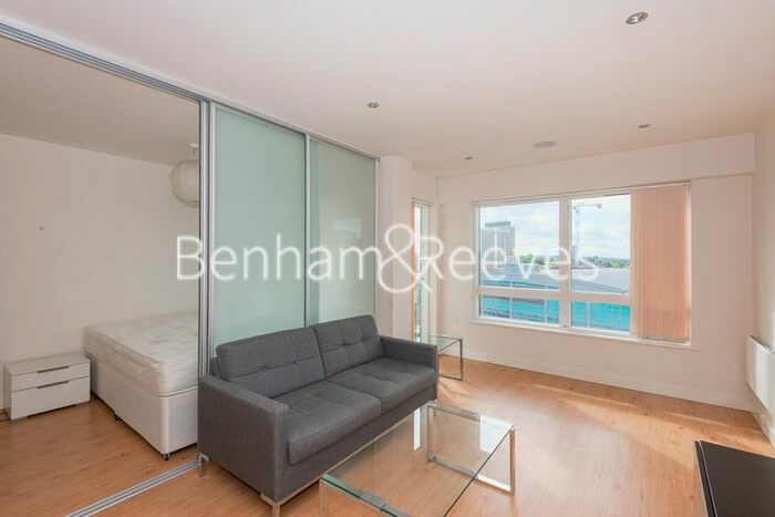 Studio To Rent In Heritage Avenue, Colindale, NW9