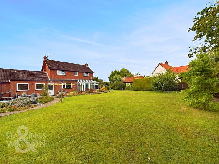 4 Bedroom Detached House For Sale In The Street, Winfarthing, Diss, IP22