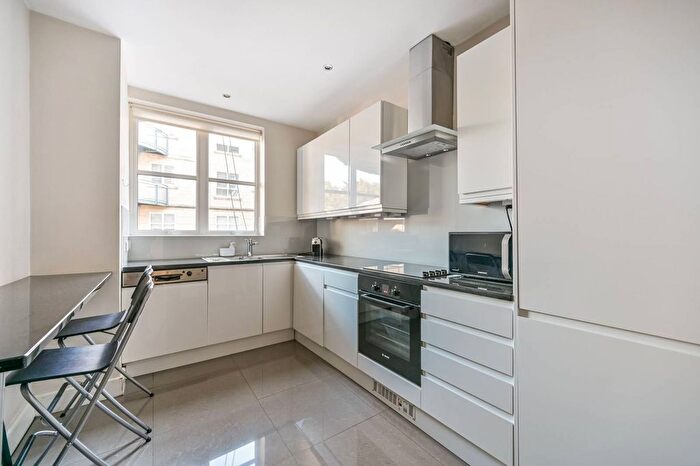 2 Bedroom Flat To Rent In Worple Road, Wimbledon, London, SW19