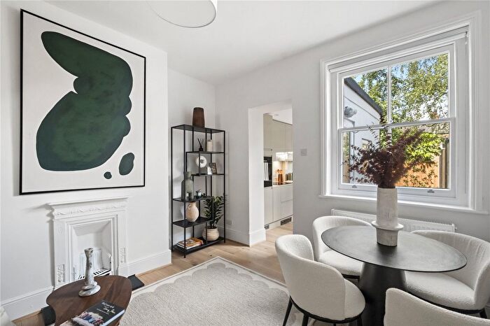 1 Bedroom Flat For Sale In Moring Road, SW17