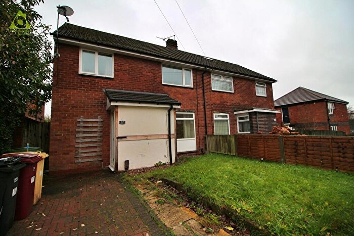 3 Bedroom Semi Detached House To Rent In ** Apply Online ** Bamber Croft, Westhoughton, BL5