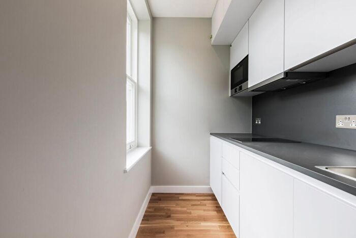 Studio To Rent In Flat Howard Road, NW2