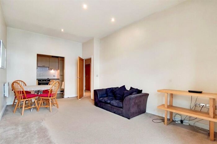 2 Bedroom Apartment To Rent In Romford Road, London, E15