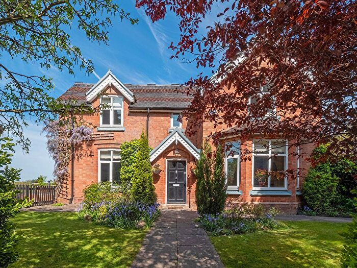 5 Bedroom Detached House For Sale In Lye Green, Warwick, Warwickshire, CV35