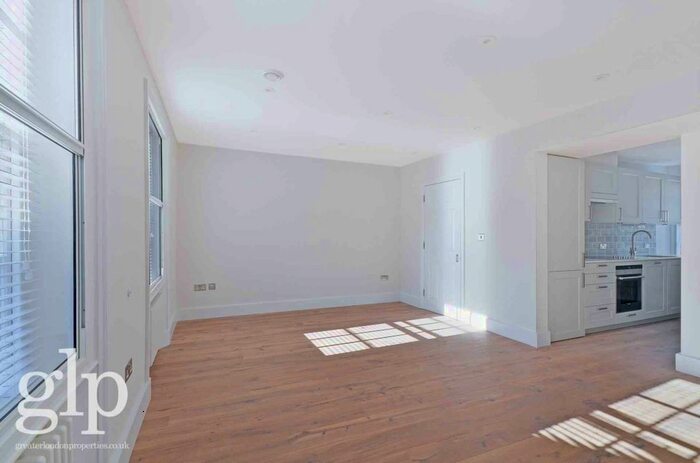 2 Bedroom Flat To Rent In Newburgh Street, Soho, W1F