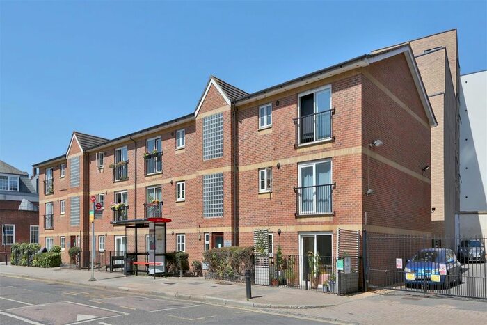 2 Bedroom Flat To Rent In Northwold Road, Clapton, E5