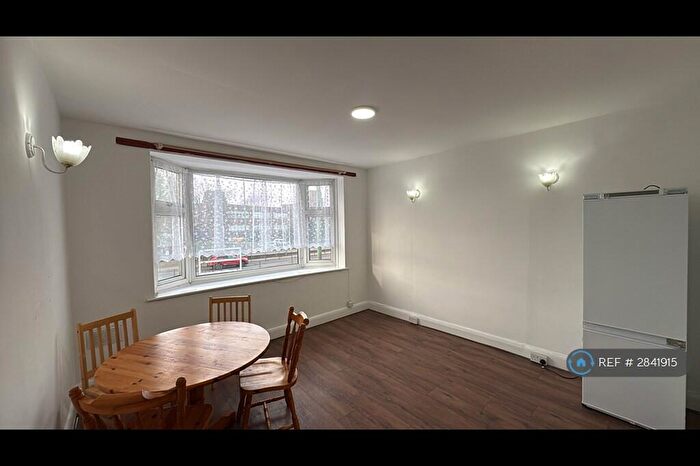 3 Bedroom Maisonette To Rent In Eastern Avenue, Ilford, IG2