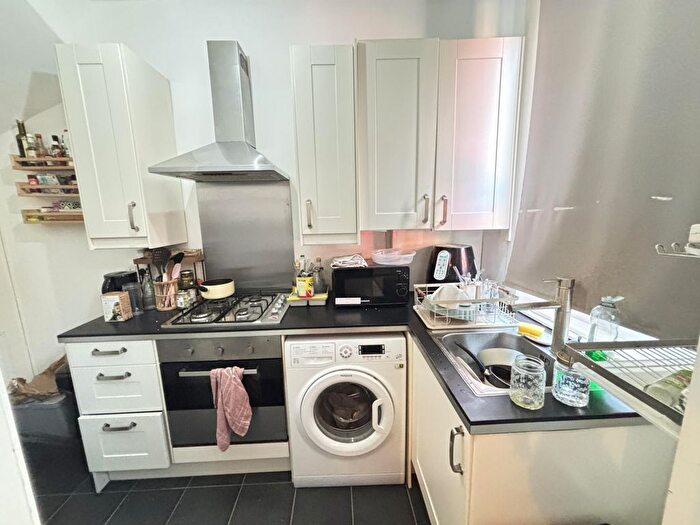 2 Bedroom Semi Detached House To Rent In Beamsley Grove, Leeds, LS6