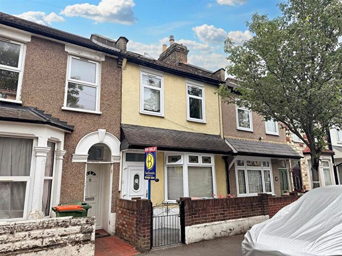 3 Bedroom Terraced House For Sale In Corporation Street, London, E15